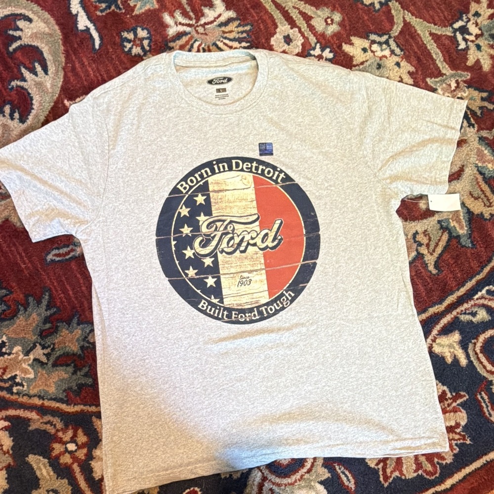 Ford Men's LG Gray Crew Neck Short Sleeve Graphic T-Shirt Born in Detroit